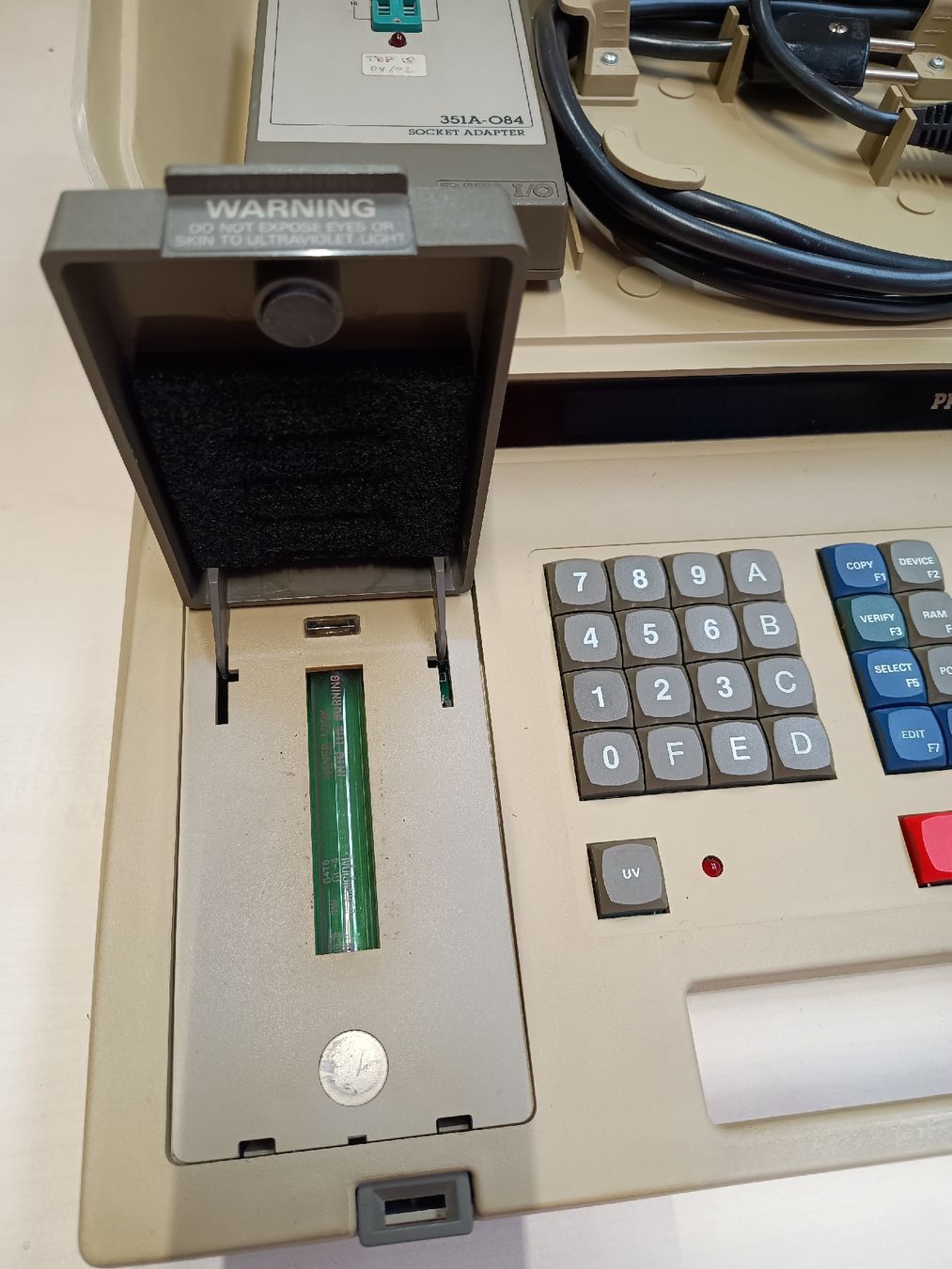 Alle Werkzeuge: Data I/O Series 22 PROM Programmer – Defekt aus Döttingen von Schlei 2