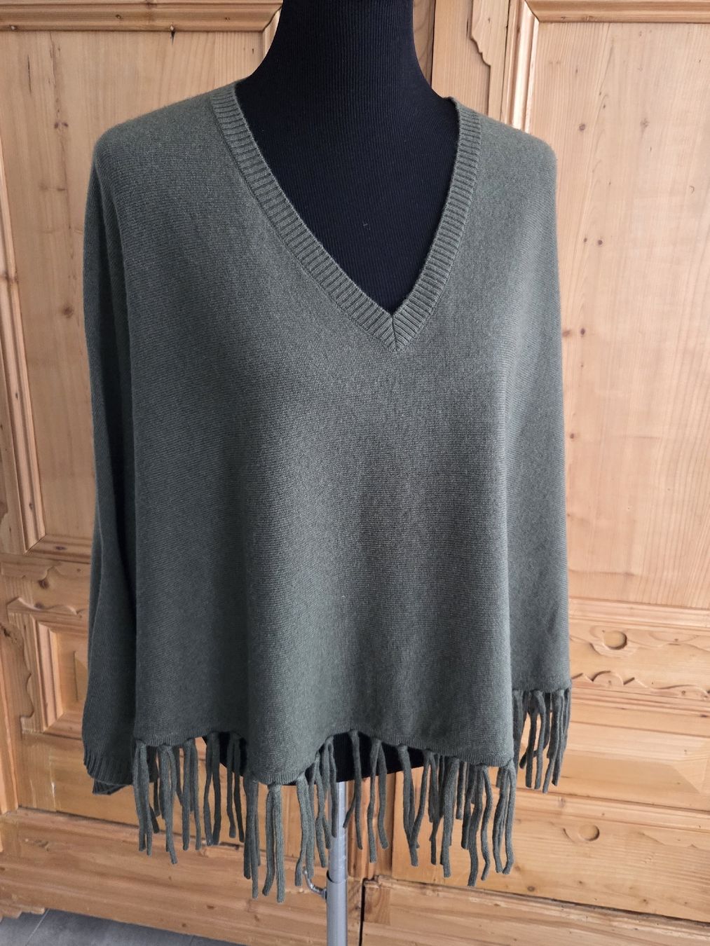 Autres vêtements femmes: schöner Poncho, Pullover Herzensangelegenheit – Neuf (Voir description) à Wiesendangen par Sinhuk 2