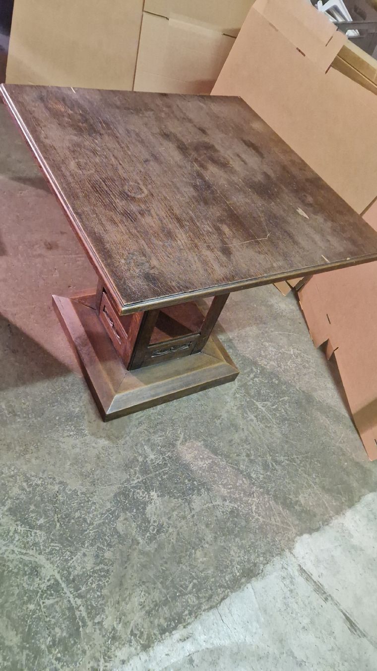 Tables: Holztisch mit Sockel  – D'occasion à Zürich par anna.caterina