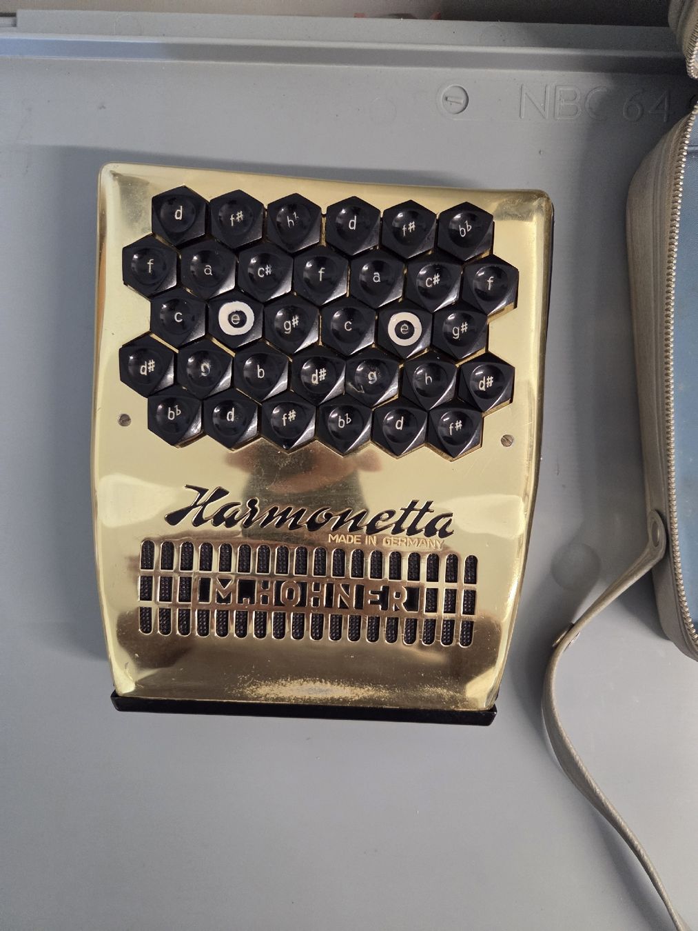 Hohner Strumenti musicali: Mundharmonika Hohner Harmonetta mit Etui  – Usato da Dietikon venduto da Allegra34 4