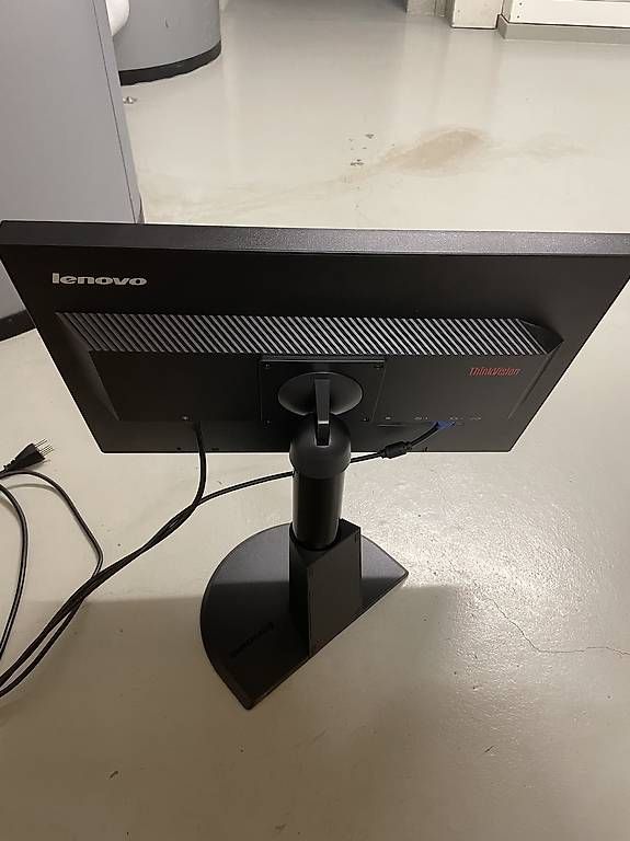 Lenovo Ecrans: Lenovo Bildschirm – D'occasion à Sevelen par Quentinzockt 1