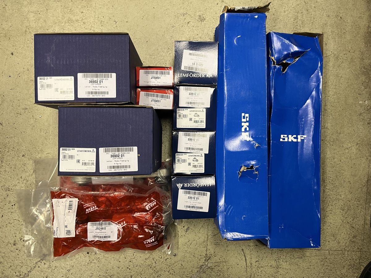 Tutti pezzi di ricambio auto: Querlenker, Lager Hinterachse BMW e53 X5 OVP neu – Nuovo e nell'imballaggio originale da Greppen venduto da Slik21