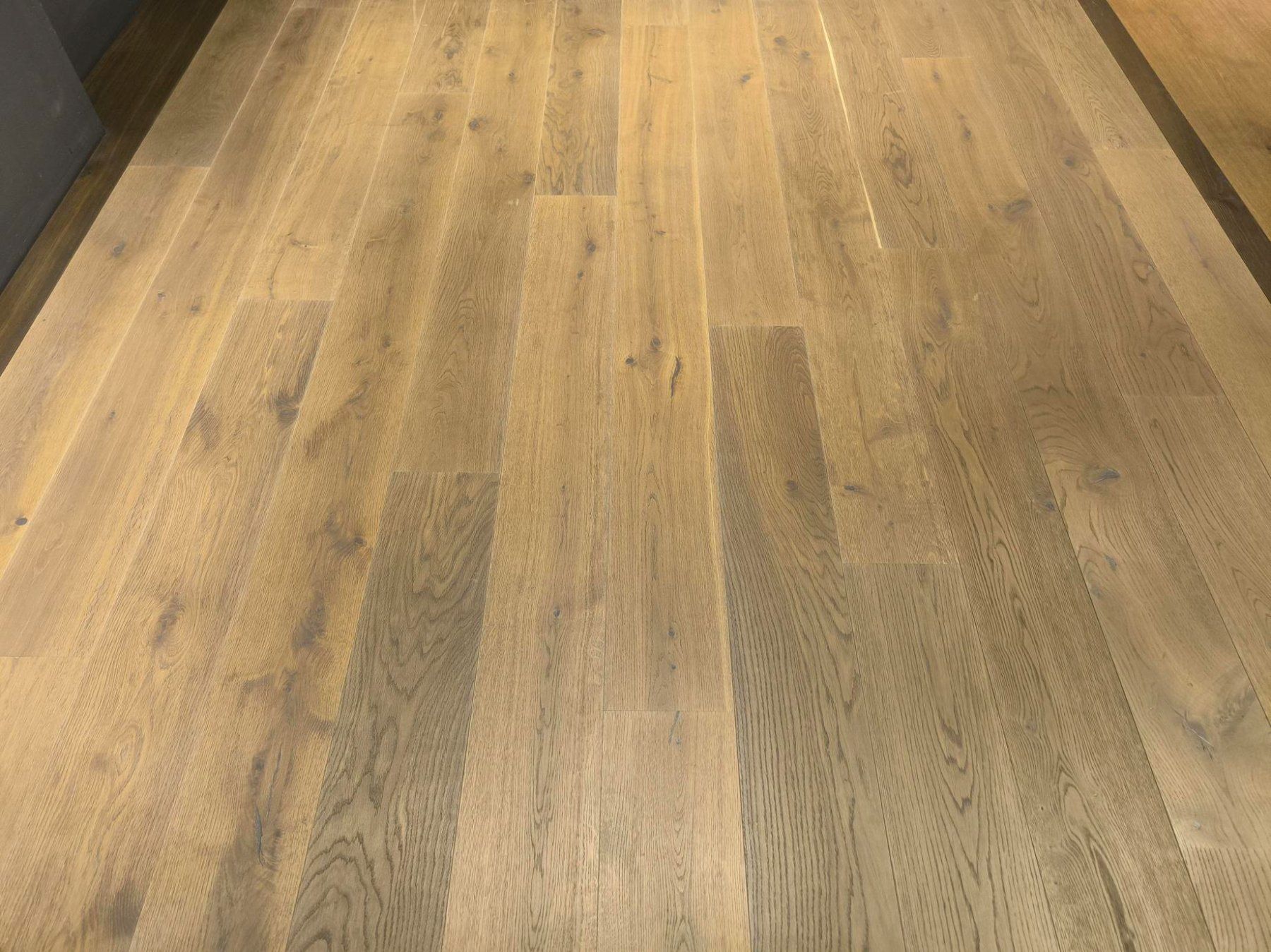 Articoli in legno: Parkett Eiche geräuchert weiss geölt – Usato da Trübbach venduto da atlasholz