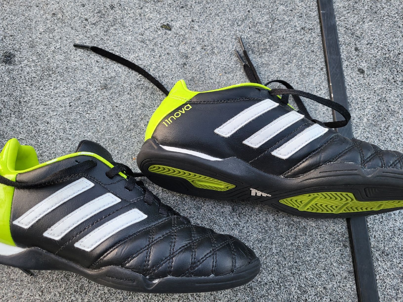 Adidas Schuhe für Jungen: Adidas Turnschuhe, Grösse 34 – Gebraucht aus Tann von Autocharlie86 1