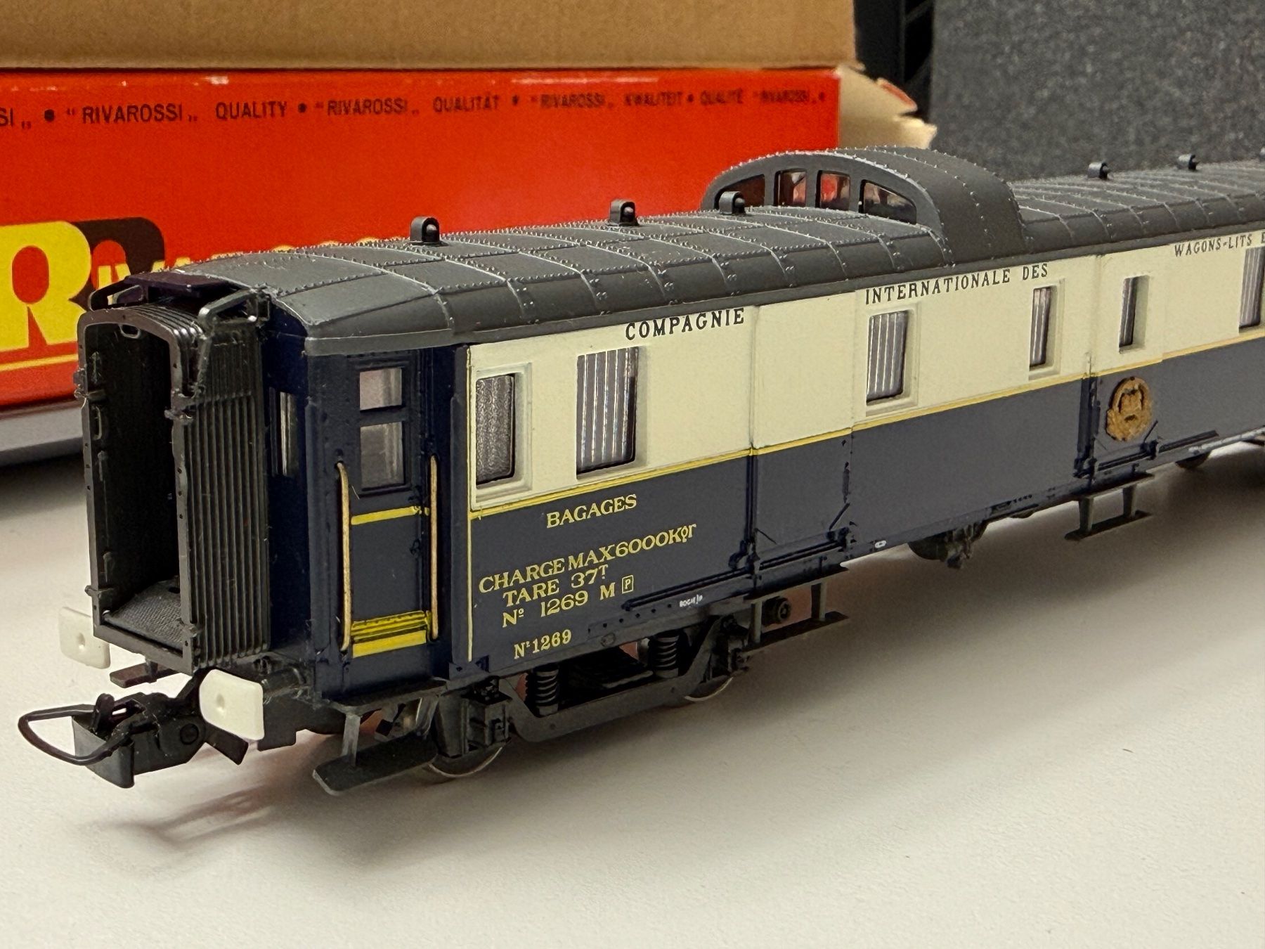 Rivarossi Modelleisenbahnen: Rivarossi CIWL Gepäckwagen  / DC HO – Gebraucht aus Jonschwil von sutfra12