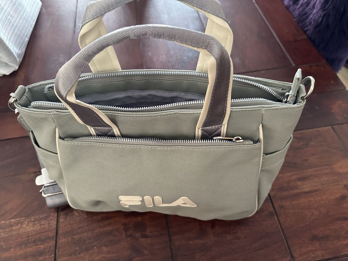 Fila Taschen für Damen: Fila Tasche grau neu  – Neu (gemäss Beschreibung) aus Bern von womiman
