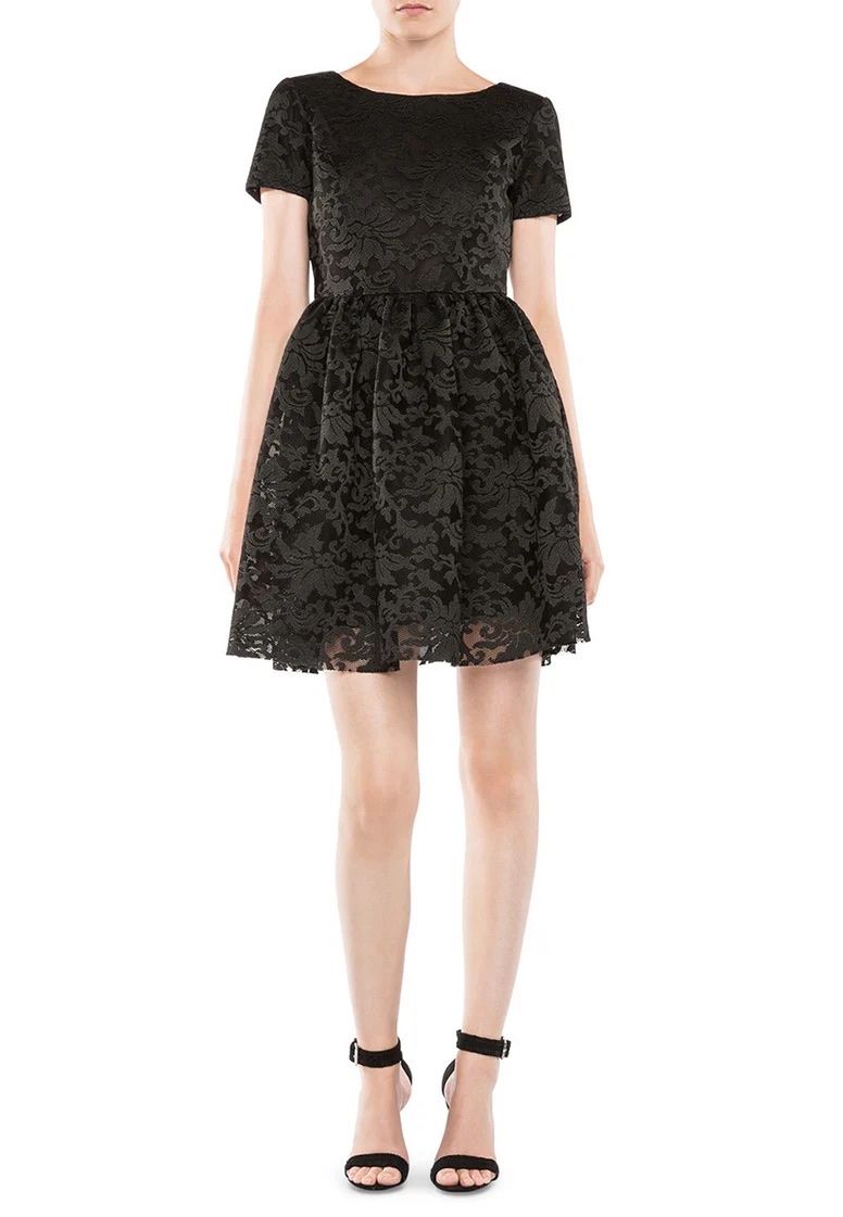 Maje Kleider: Maje black lace mini dress size M – Gebraucht aus Lugano von cri_djb