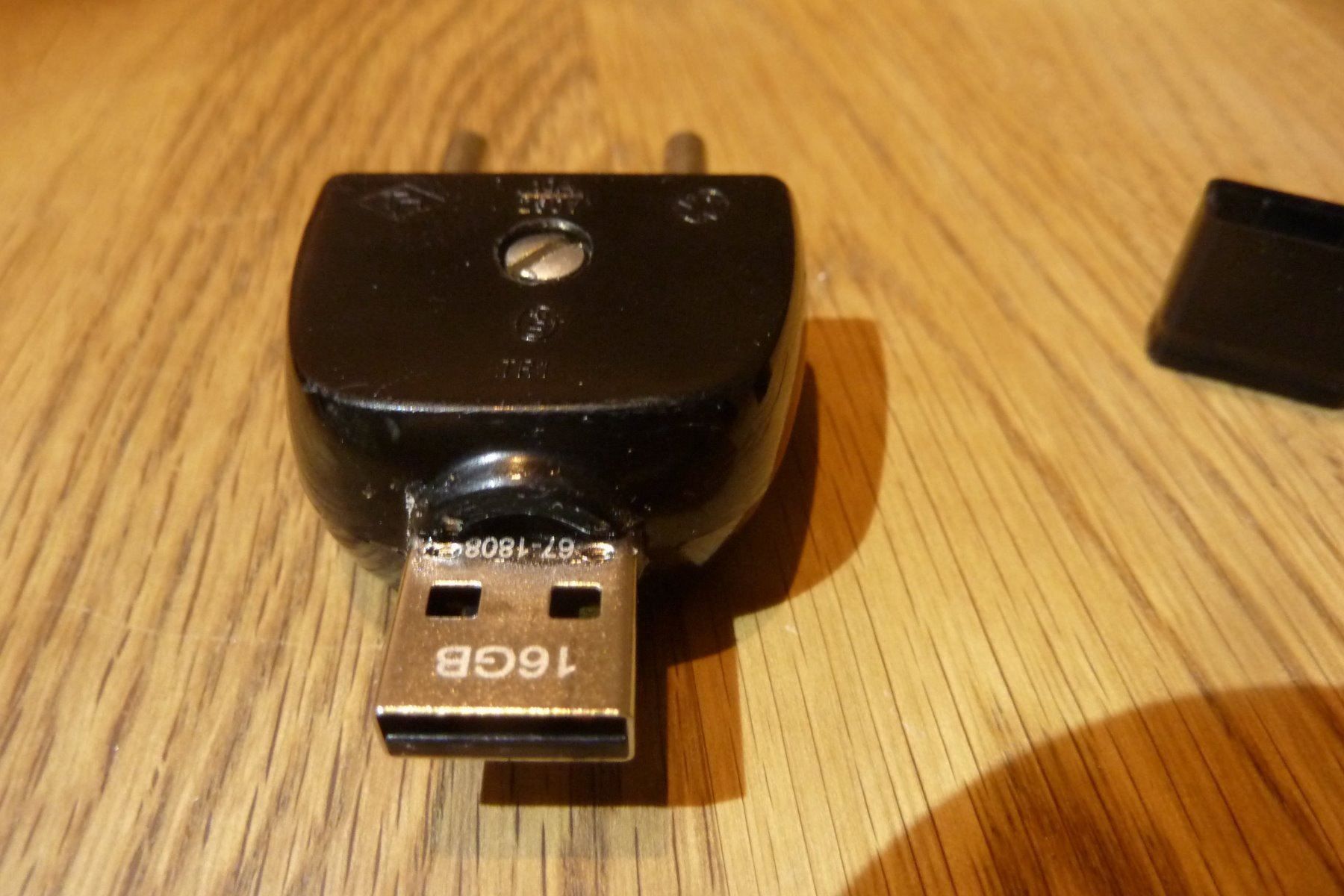 USB Sticks: USB Stick im Retro 2Pol Bakelit handmade – Neu (gemäss Beschreibung) aus Hochfelden von swissice 2