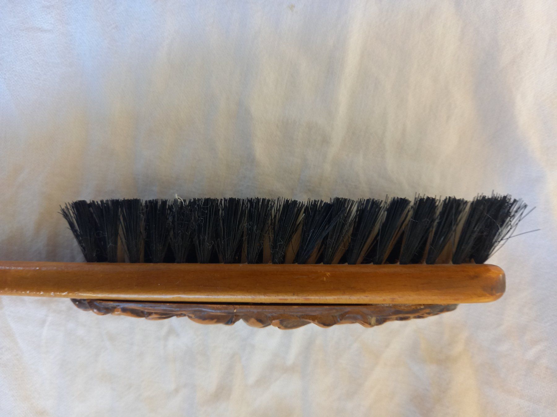 Sonstige Kleidung & Accessoires: Brosse à habits ancienne sculptée – Gebraucht aus Rossens FR von Souris1 3