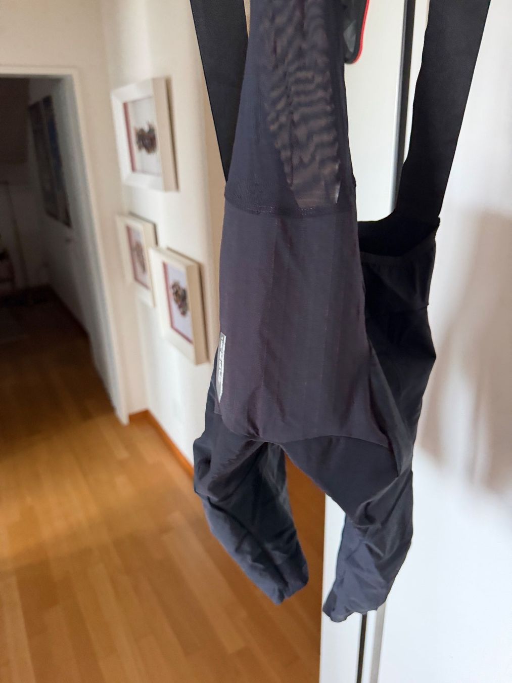 Hosen: Q36.5 Gregarius Ultra Bib Short Black Size M – Gebraucht aus Küsnacht ZH von gma_67jc 4