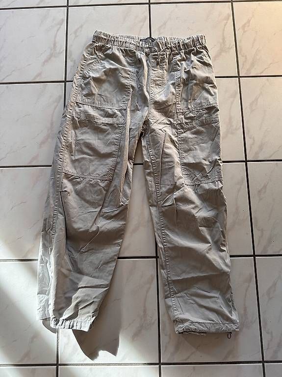 Zara Pantaloni: Zara Hose Grösse M – Usato da Widnau venduto da dom_d8nm