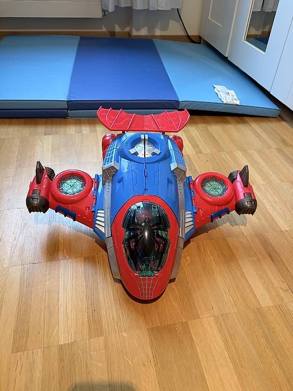 Jouets: Spider-Mans Jet-Quartier Flugzeug – D'occasion à Steinmaur par pas_frl9 1