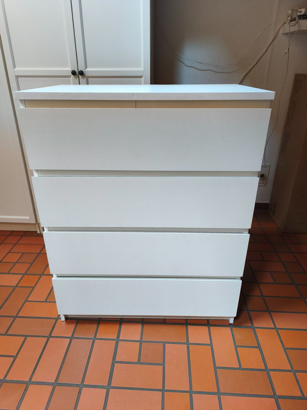 Ikea Cassettiere: Malm Kommode – Difettoso da Kernenried venduto da Daniela1984