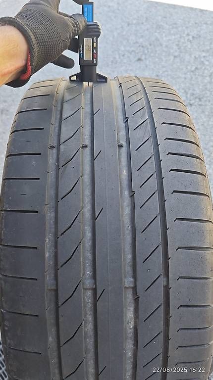 Altro in Scrittura & Disegno: 255-40-20 gomme Continental  – Usato da Taverne venduto da mar_v68c