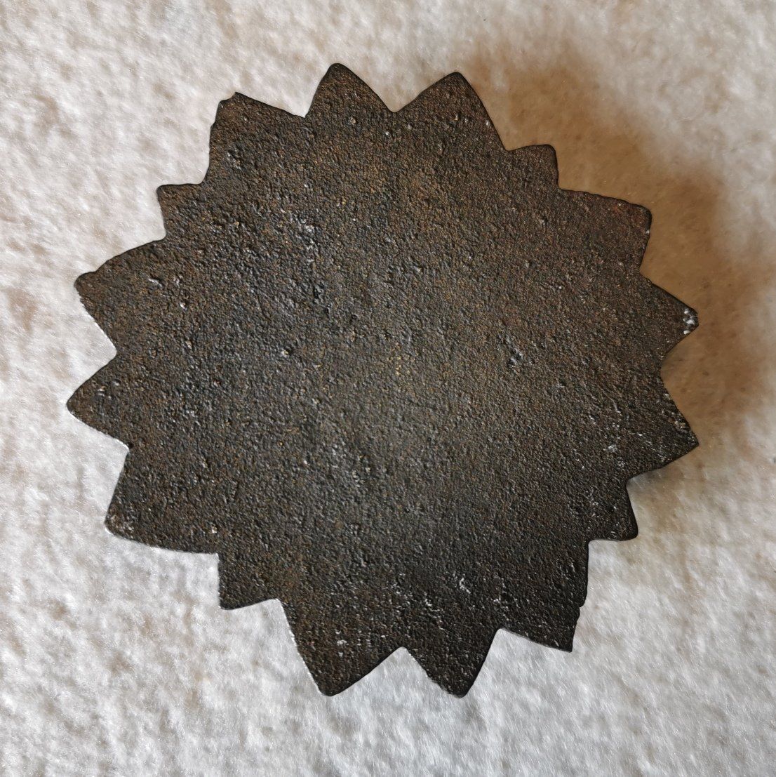 Tutte le decorazioni: Rosette "Stern", D 82 mm,  Gusseisen – Usato da Vielbringen Worb venduto da Isch-0u-guet 1