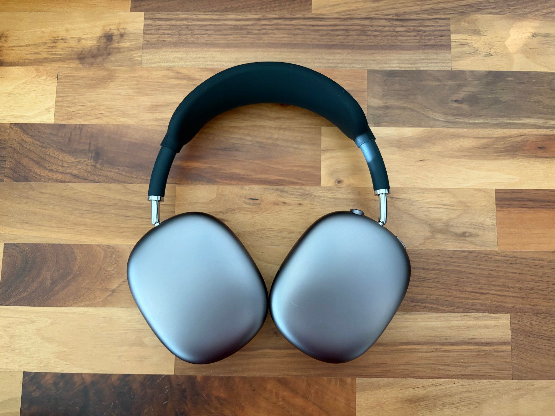 Apple Kopfhörer: Apple AirPods Max Space Grey – Gebraucht aus Wallisellen von yalishanda