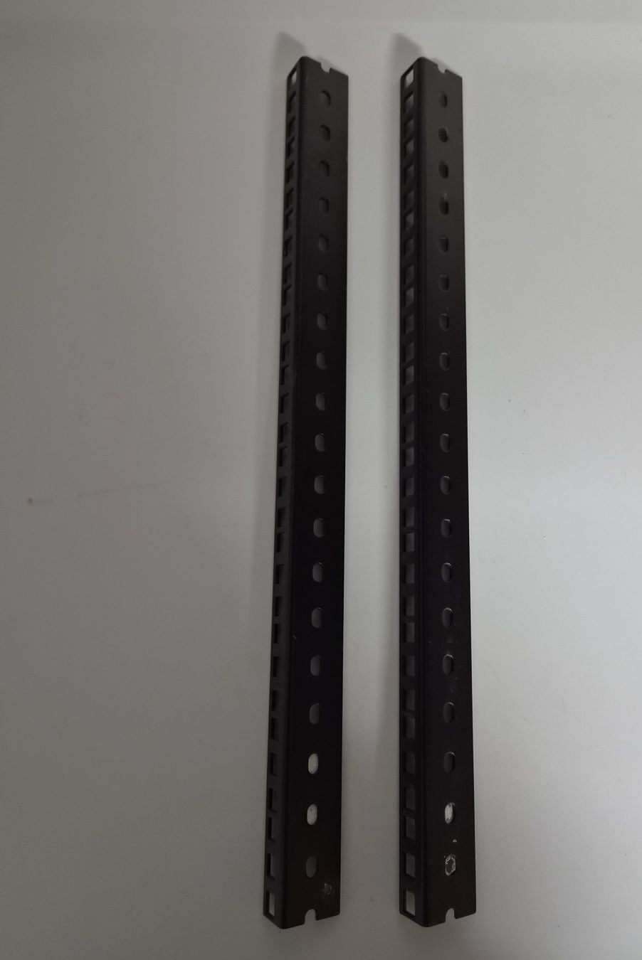Racks & Cavalletti: Rack-Schienen 2-Stück – Usato da Thun venduto da Nskater 1