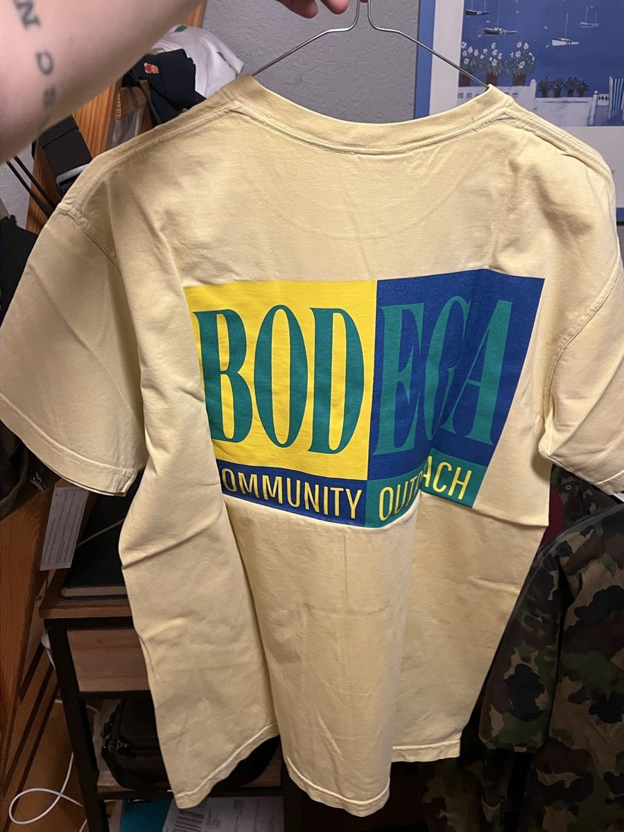 T-shirt: T-shirt Bodega vintage jaune – Usato da Villars-Ste-Croix venduto da Maaaat 2