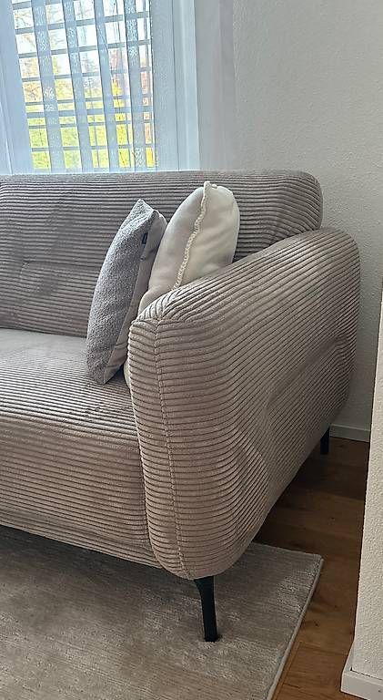 Divani: Wunderschöne Couch aus cord – Usato da Basadingen venduto da muj_2bjp 1