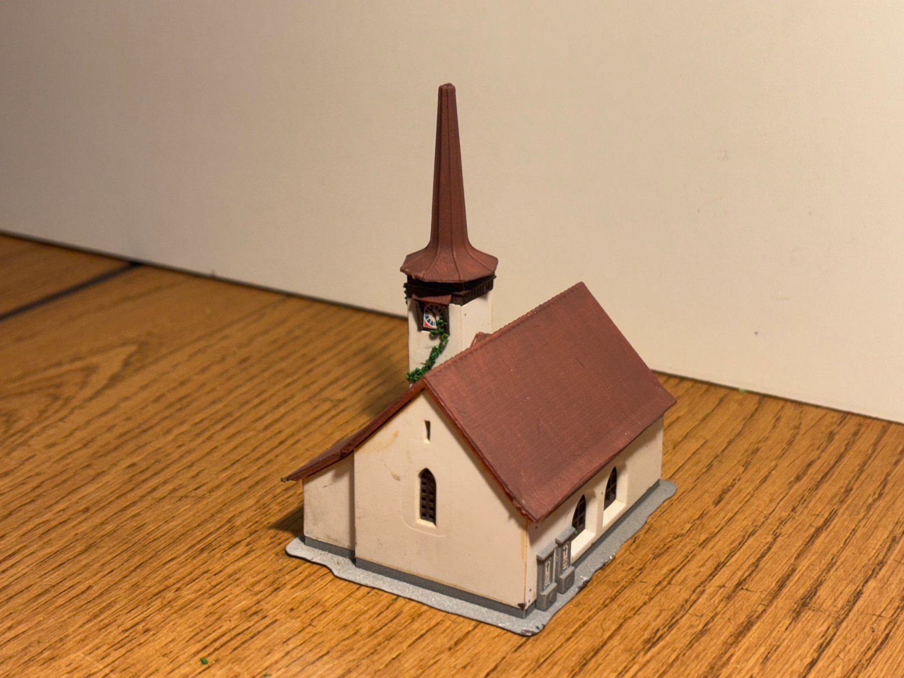 Modelleisenbahnen: G0781: Kirche (Spur Z) – Gebraucht aus Birsfelden von Birs_25 2