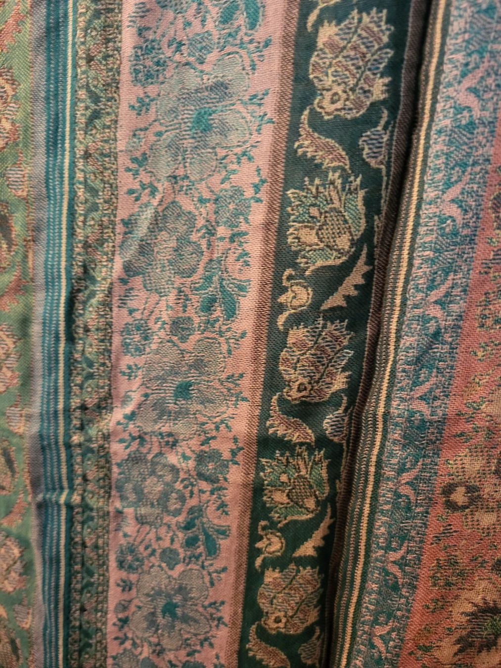 Foulards & écharpes: Vielfarbiger Baumwollschal mit Fransen – D'occasion à Guggisberg par Aegertenlehn 2