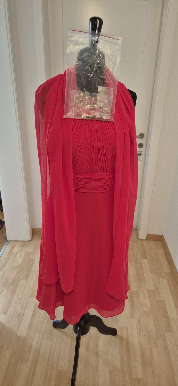 Vestiti: Rotes Cocktailkleid Grösse 40 – Usato da Schwyz venduto da Vesparider01 7