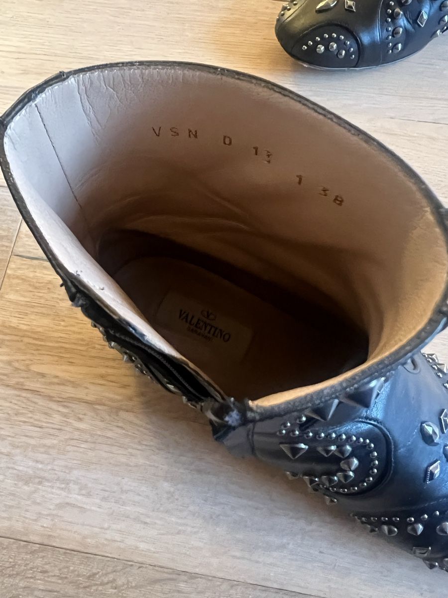 Damenschuhe: Valentino Rockstud Ankle Boots Gr 38 – Gebraucht aus Zumikon von timmy15 4