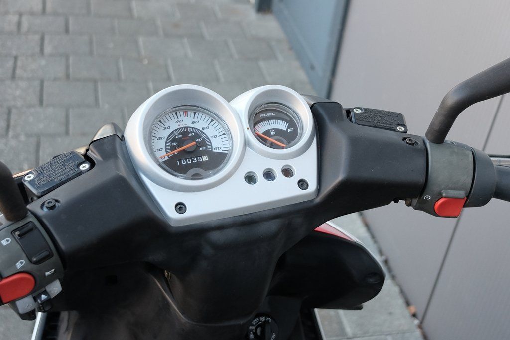 Yamaha Scooters: Yamaha Aerox 50 offene Version – Gebraucht aus Sargans von pirelli146 4