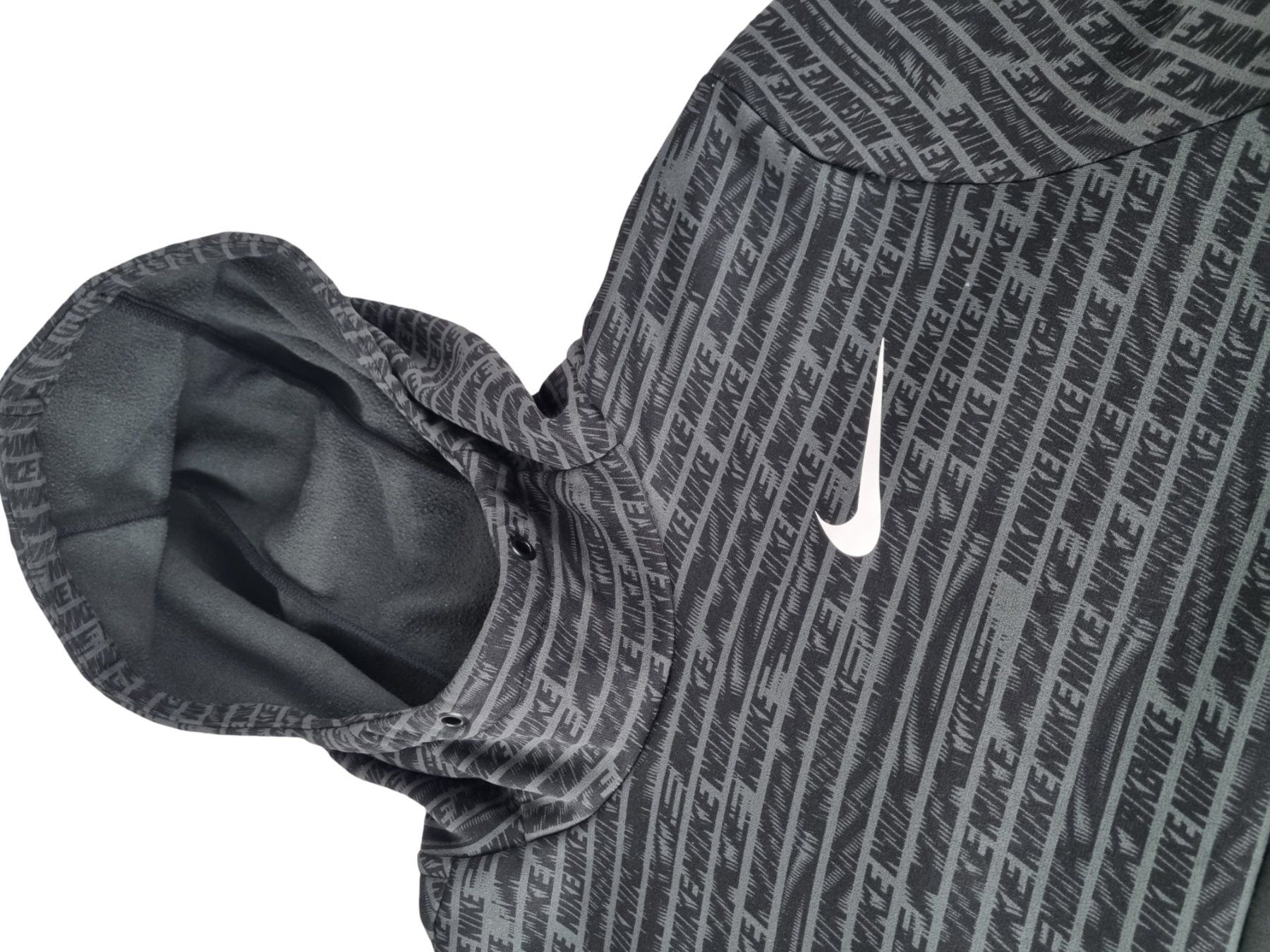 Nike Pulls & Sweat-shirts: NIKE Pullover Schwarz – D'occasion à Wangen b. Olten par Restwert_Wangen 1