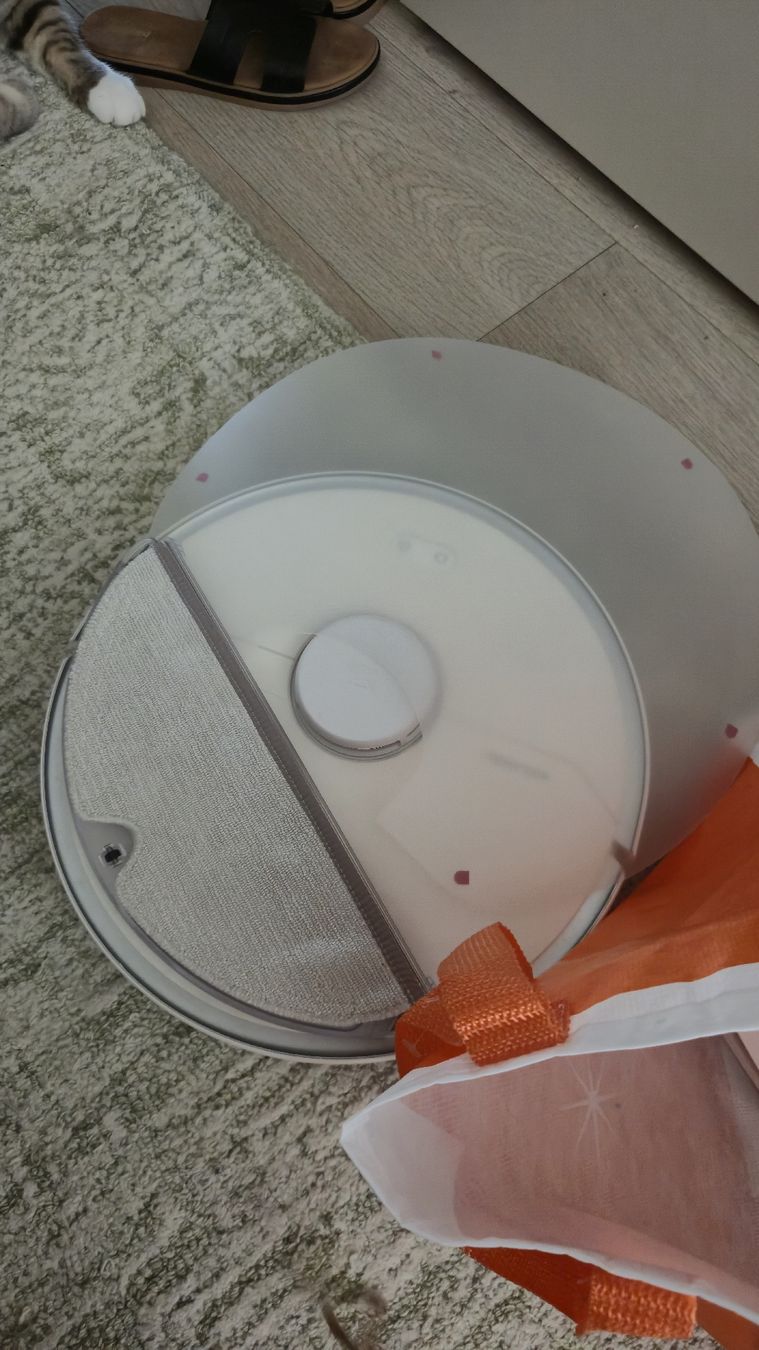 Roborock Aspirateurs & Accessoires: Staubsauger Roboter Roborock S6 weiss – D'occasion à Watt par sarahZH1995 2