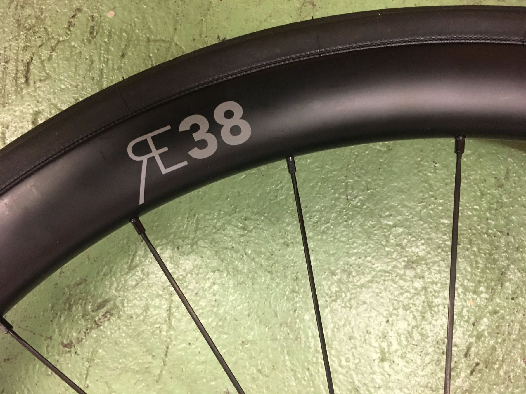 Pneumatici & Ruote complete: Aerolaufräder Microtech RE38 Carbon NEU/Bereift – Nuovo (secondo la descrizione) da Blauen venduto da Jamajobos 1