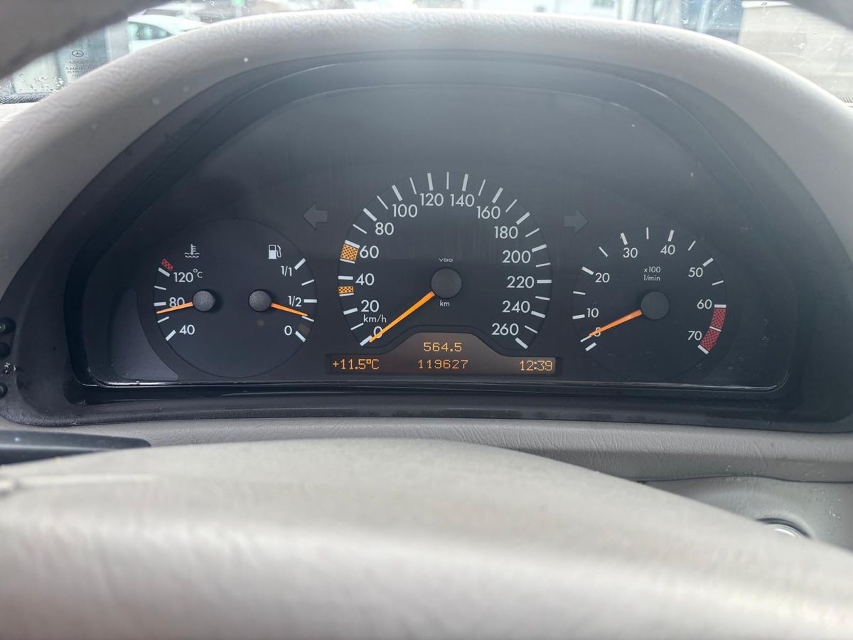 Mercedes-Benz Automobili: Mercedes Benz CLK 320 Elegance – Usato da Staad SG venduto da adi_9qcx 4