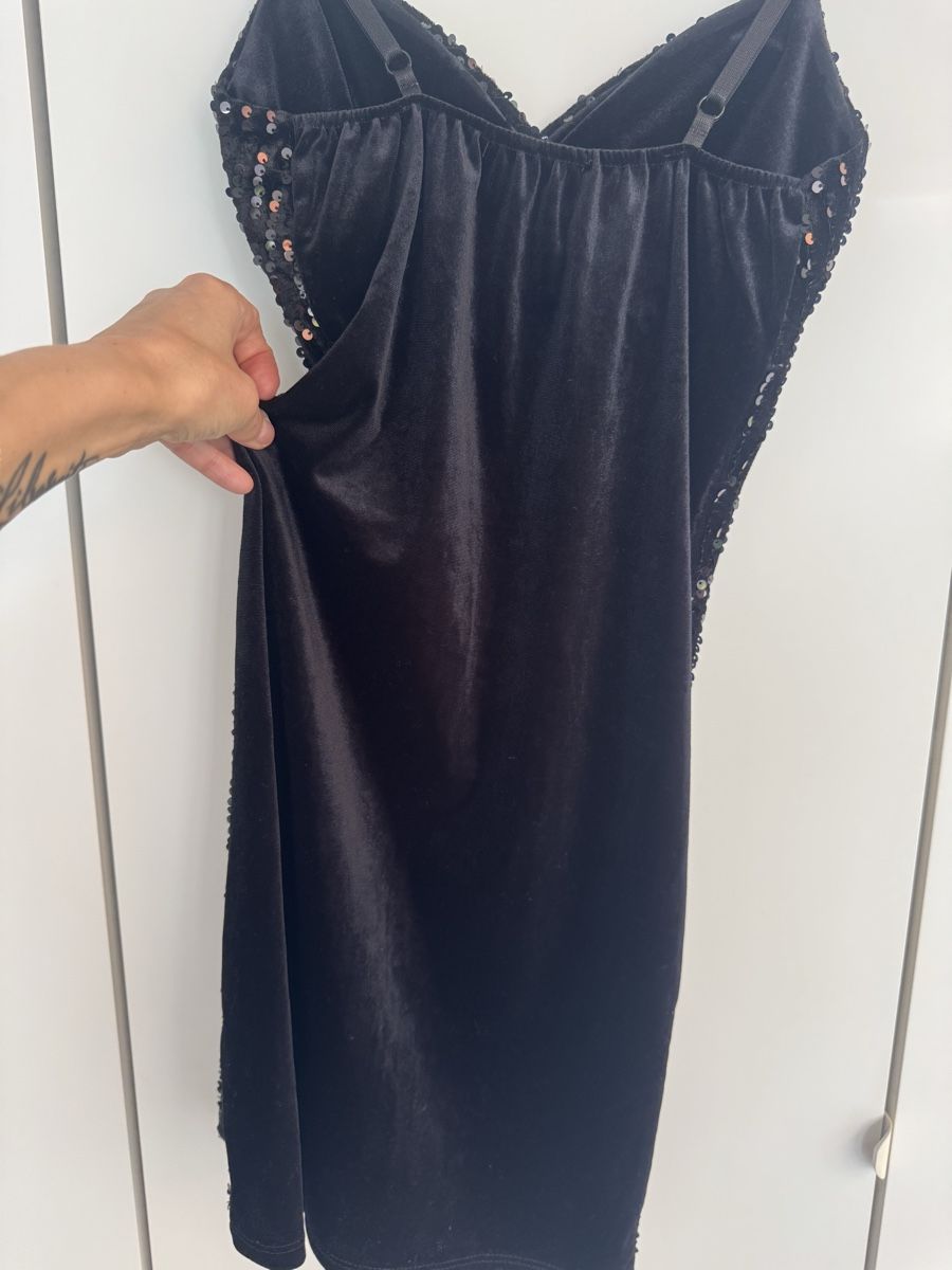 Vestiti: Schwarzes Pailletten Kleid – Usato da zürich venduto da Bailey17 6