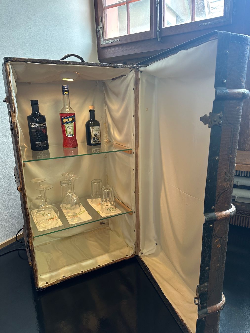 Reisekoffer: Bar - Kofferbar Unikat – Gebraucht aus Erlinsbach von Srocky