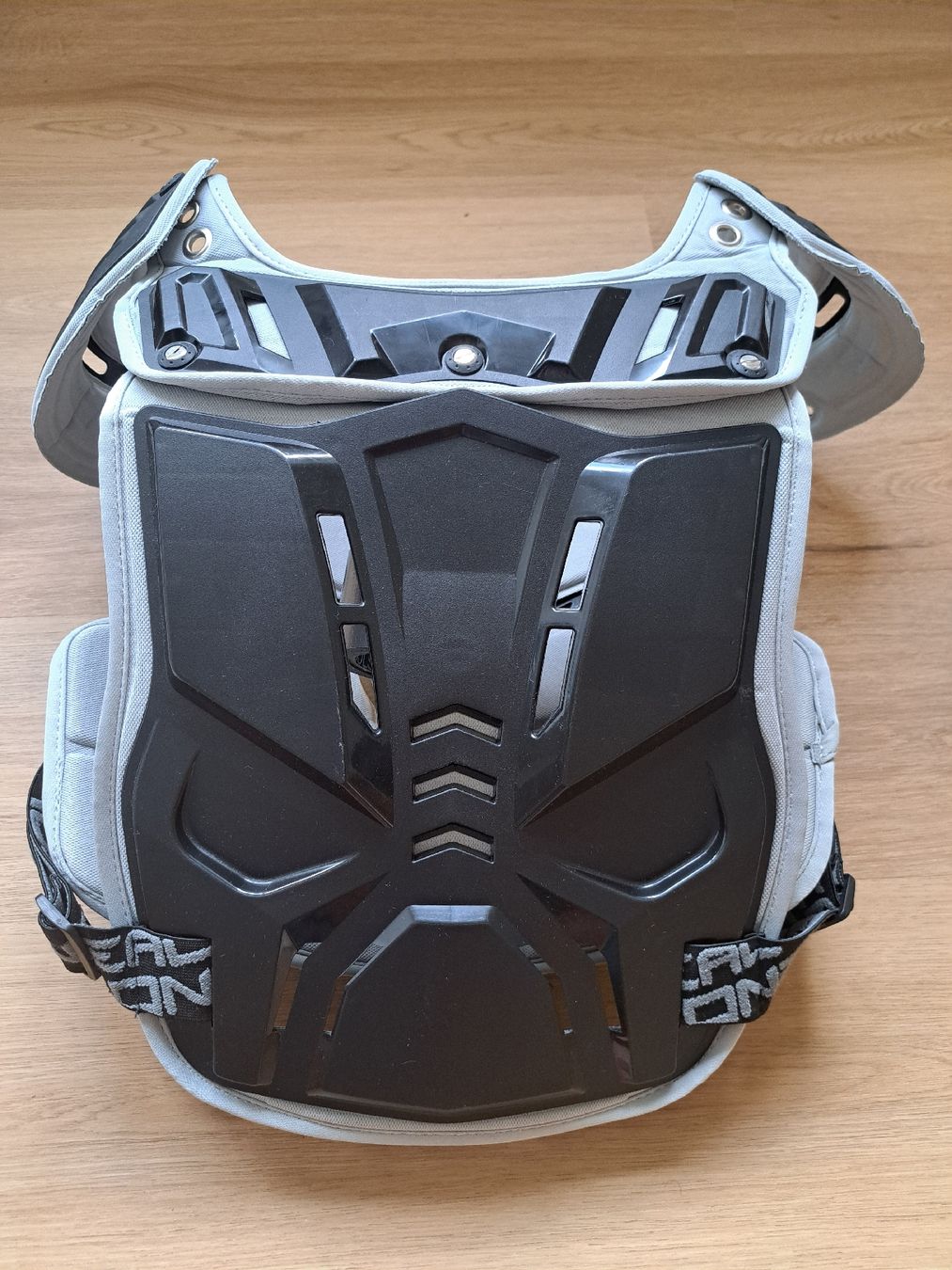 Protections: Brustschutz O'Neal PXR – D'occasion à Grabs par Ibeas 1