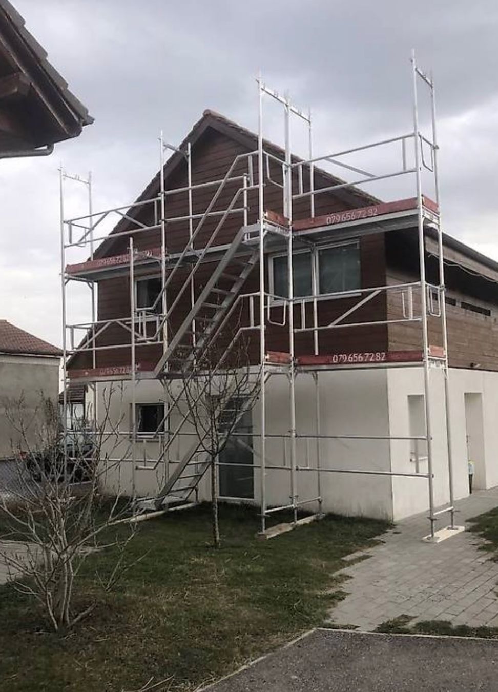Ponteggi: Echafaudage en aluminium environ 250m2 – Usato da bussy venduto da Cory0