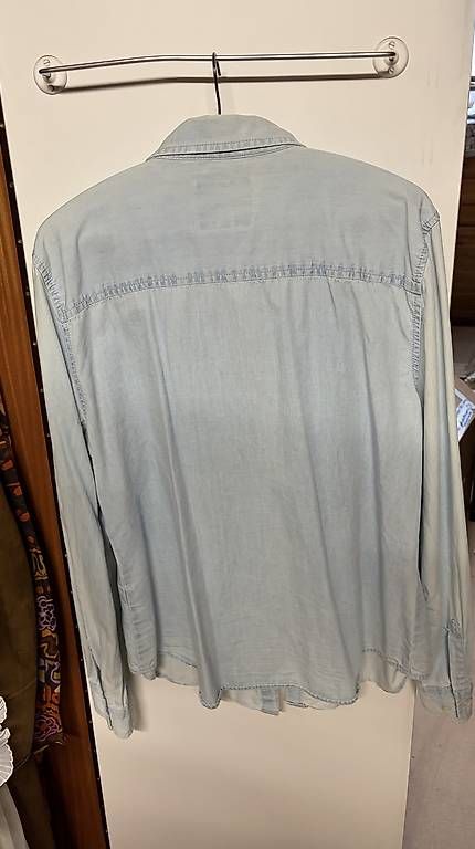 Camicette: Denim Co. Jeanshemd / Jeansjacke hellblau  – Usato da Biel/Bienne venduto da bza_b2vc 2