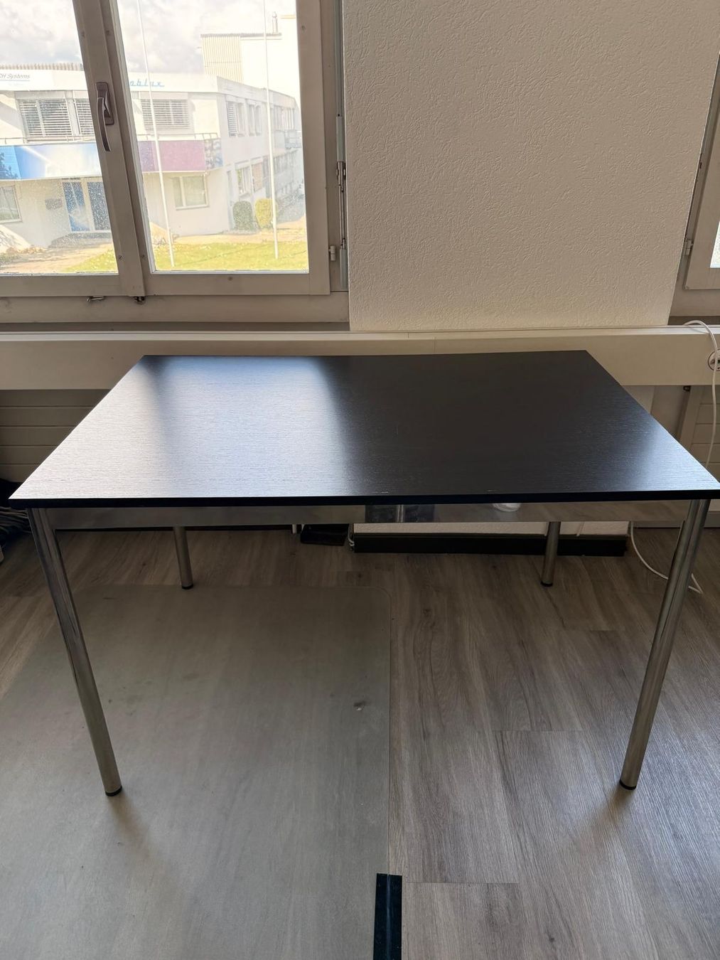 Schreibtische: Schreibtisch Office World mit Chrombeinen – Gebraucht aus Zug von kashtos 2