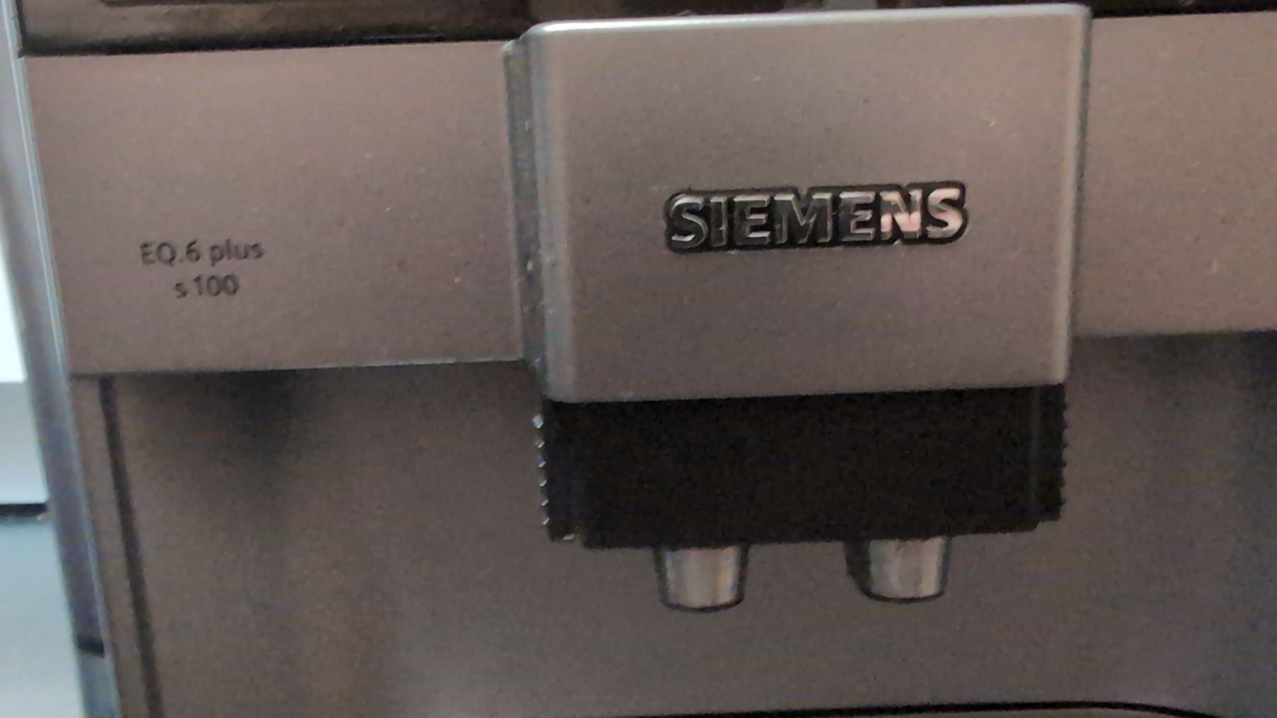 Siemens Kaffeemaschinen & Espressomaschinen: Vollautomat Siemens EQ.6 plus s100 – Gebraucht aus Basel von Silvio_89 1