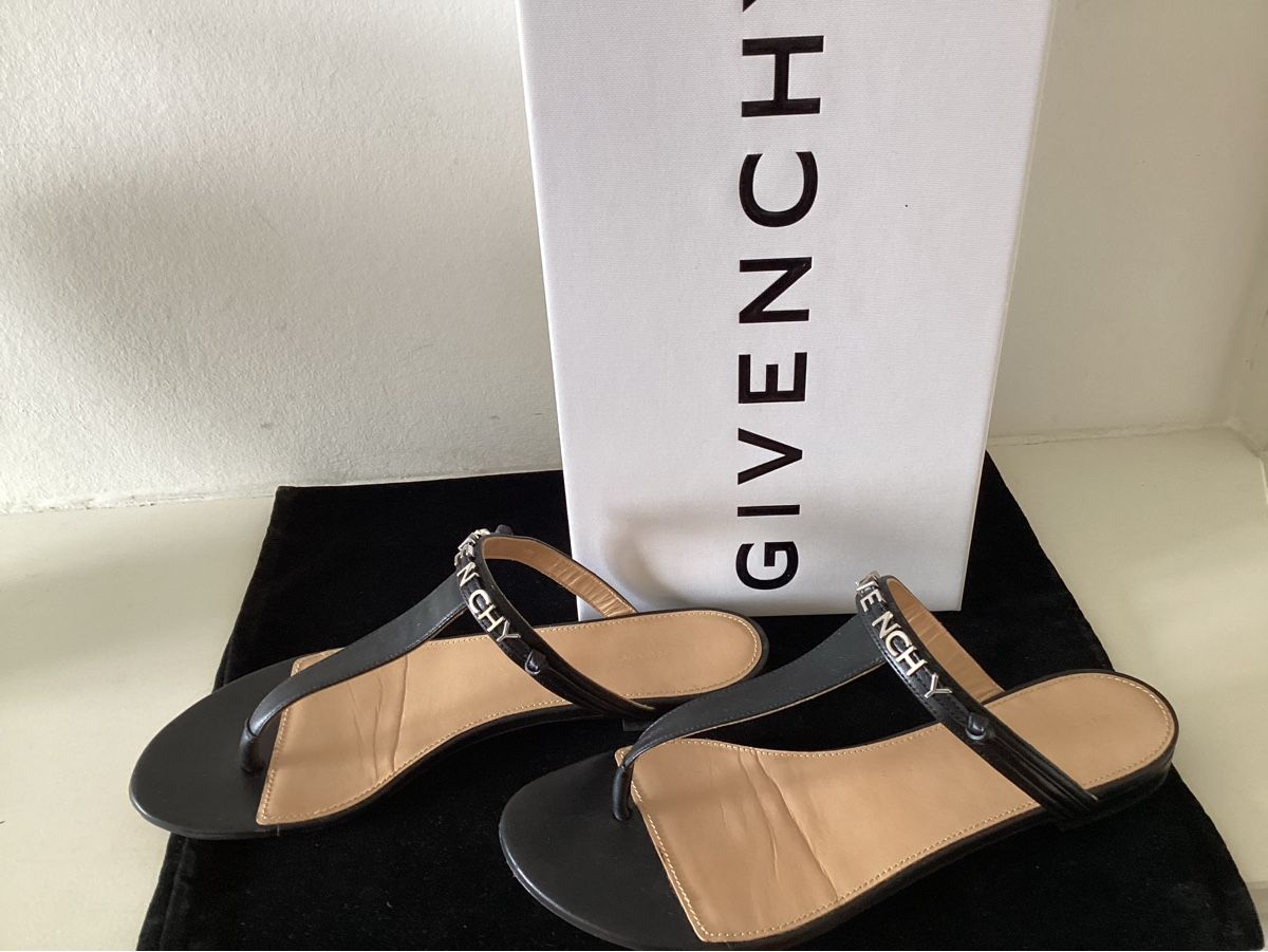 Givenchy Scarpe da donna: Givenchy, Zehsandalen, Gr. 41 – Nuovo (secondo la descrizione) da Salenstein venduto da Esprit57 1