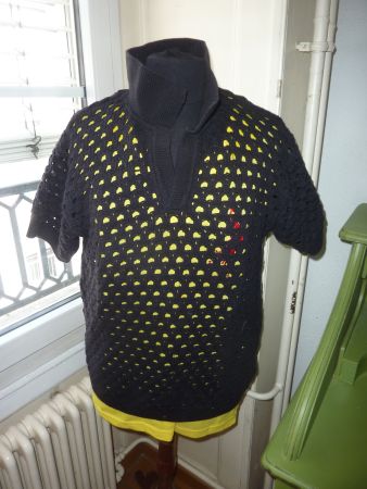 haut noir  style crochet ESTIVAL taille L ZARA homme