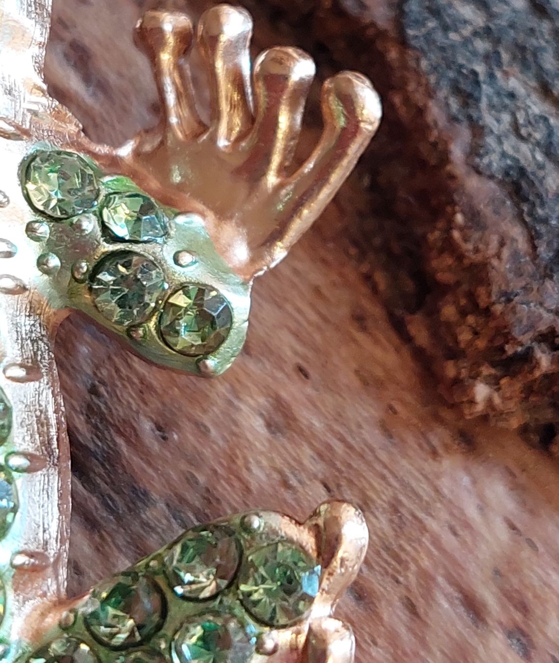 Spille & Fermagli: Tolle Frosch Brosche mit Strass hellgrün – Nuovo (secondo la descrizione) da Oberwil BL venduto da Hunajakakku 5