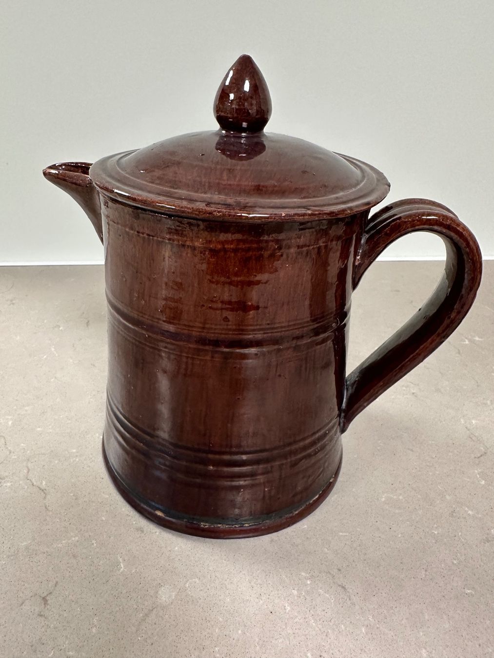 Caraffe: Antiker Keramik-Krug mit Deckel – Usato da Hagendorn venduto da Gember
