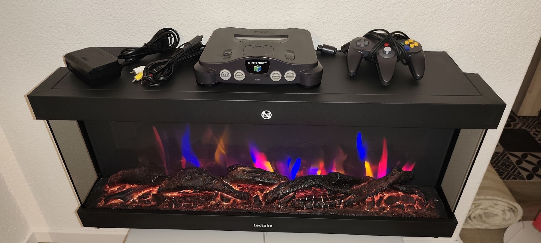 Nintendo Console: Nintendo 64 Konsole mit Controller und Kabeln gebracht. – Usato da Schänis venduto da Mugi_87_