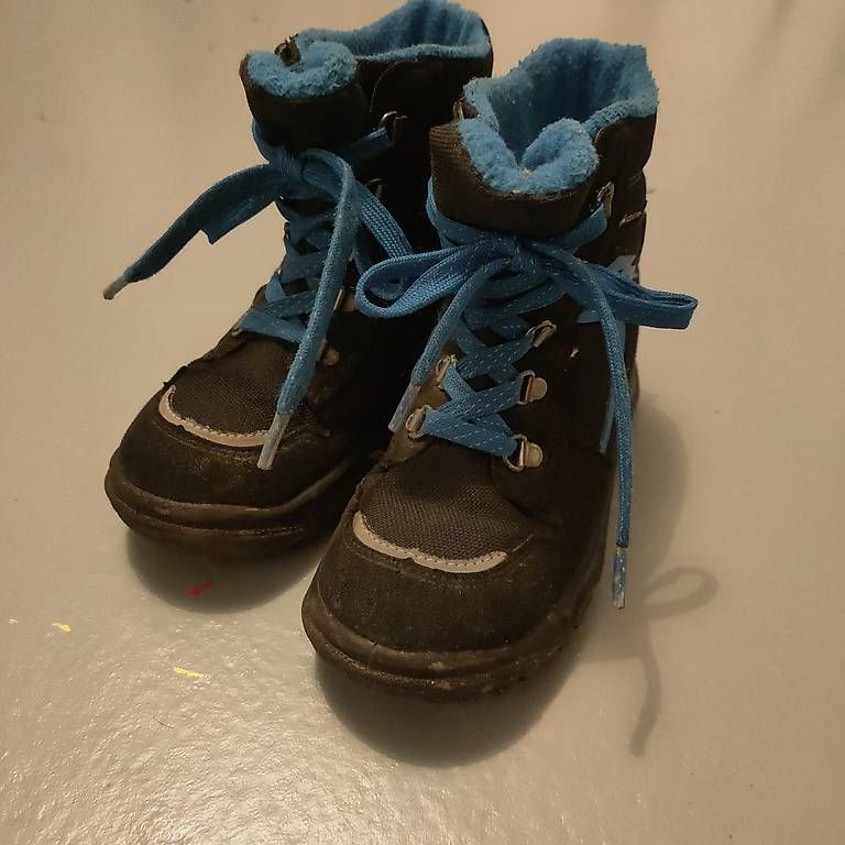 Schuhe für Jungen: Superfit Winterschuhe Gr. 26 – Gebraucht aus Ennetaach von Sigrist 2