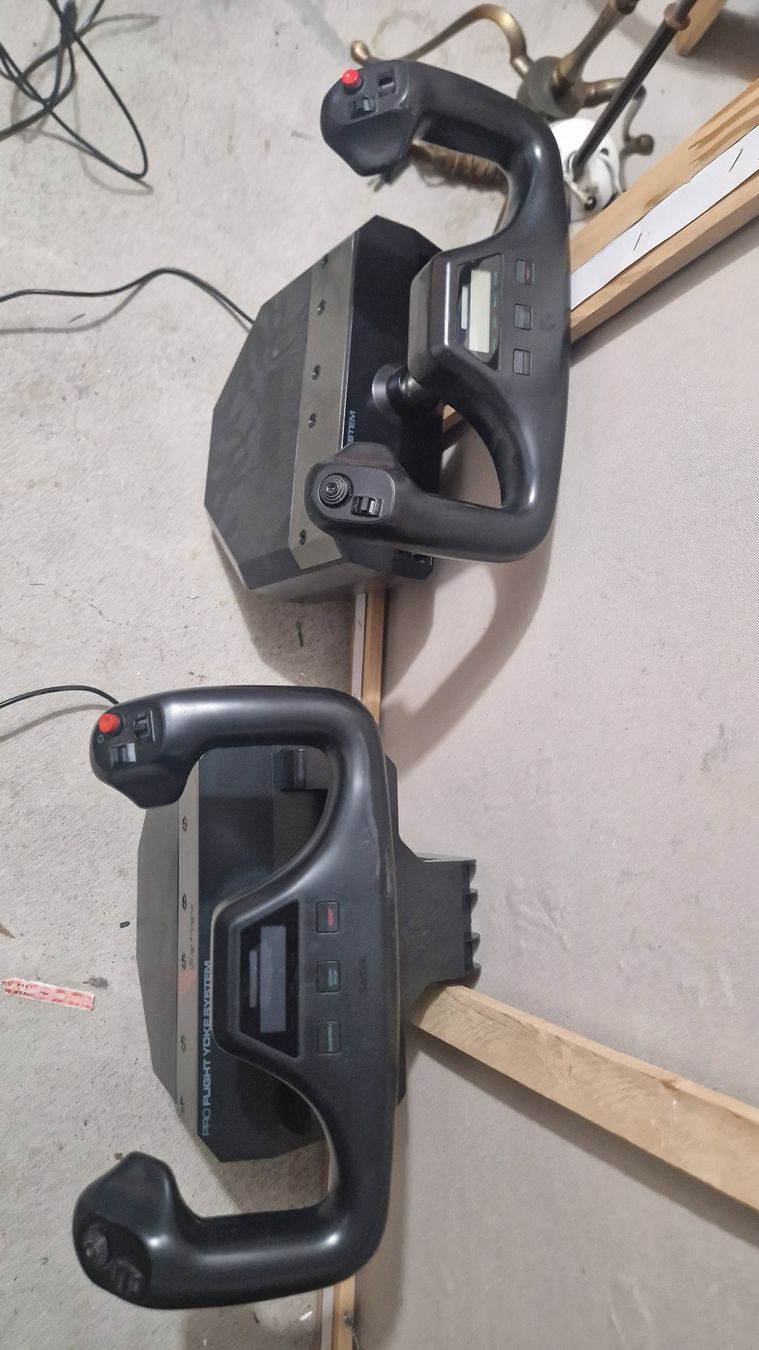 Controller: Logitech Flight System G940 Joysticks Throttle Pedals – Gebraucht aus Winkel von Luukas.81