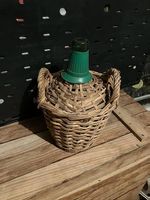 Korbflaschen ca. 1l  Preis gilt pro Flasche
