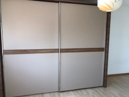 Kleiderschrank
