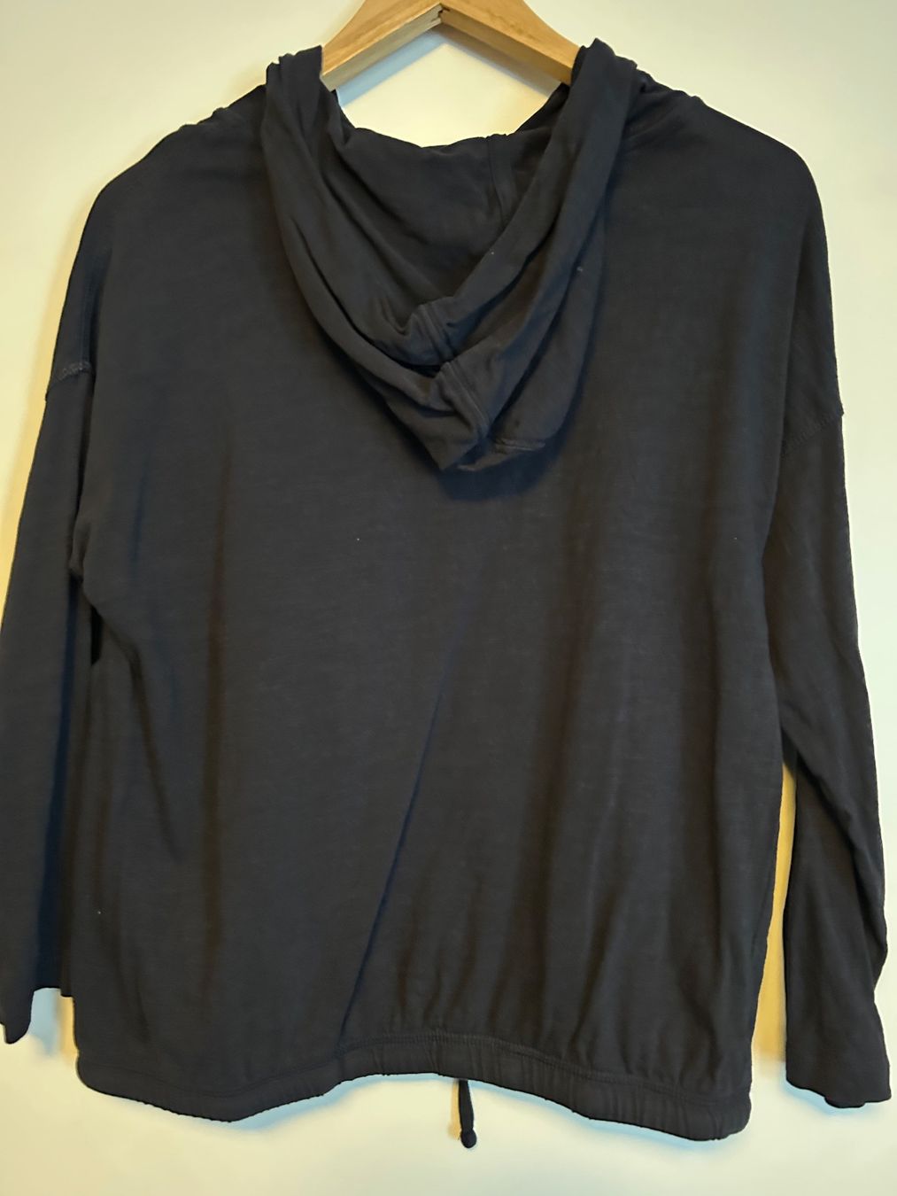 Pullover & Sweatshirts: Damenpulli Gr. L – Gebraucht aus Obergösgen von Andre118 1