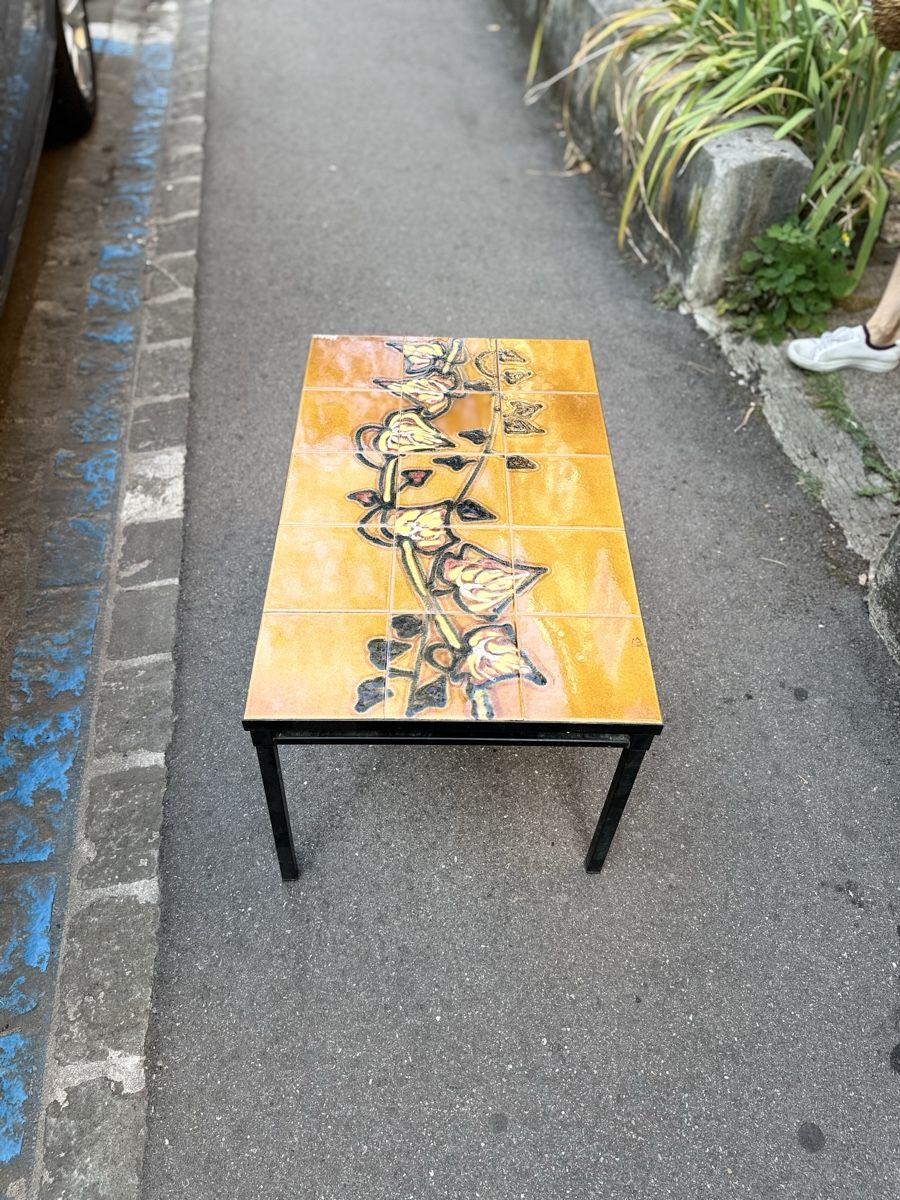 Tavoli: Vintage Tiled Coffee Table, Mid-Century Modern Style – Usato da Basel venduto da eti_p6s5